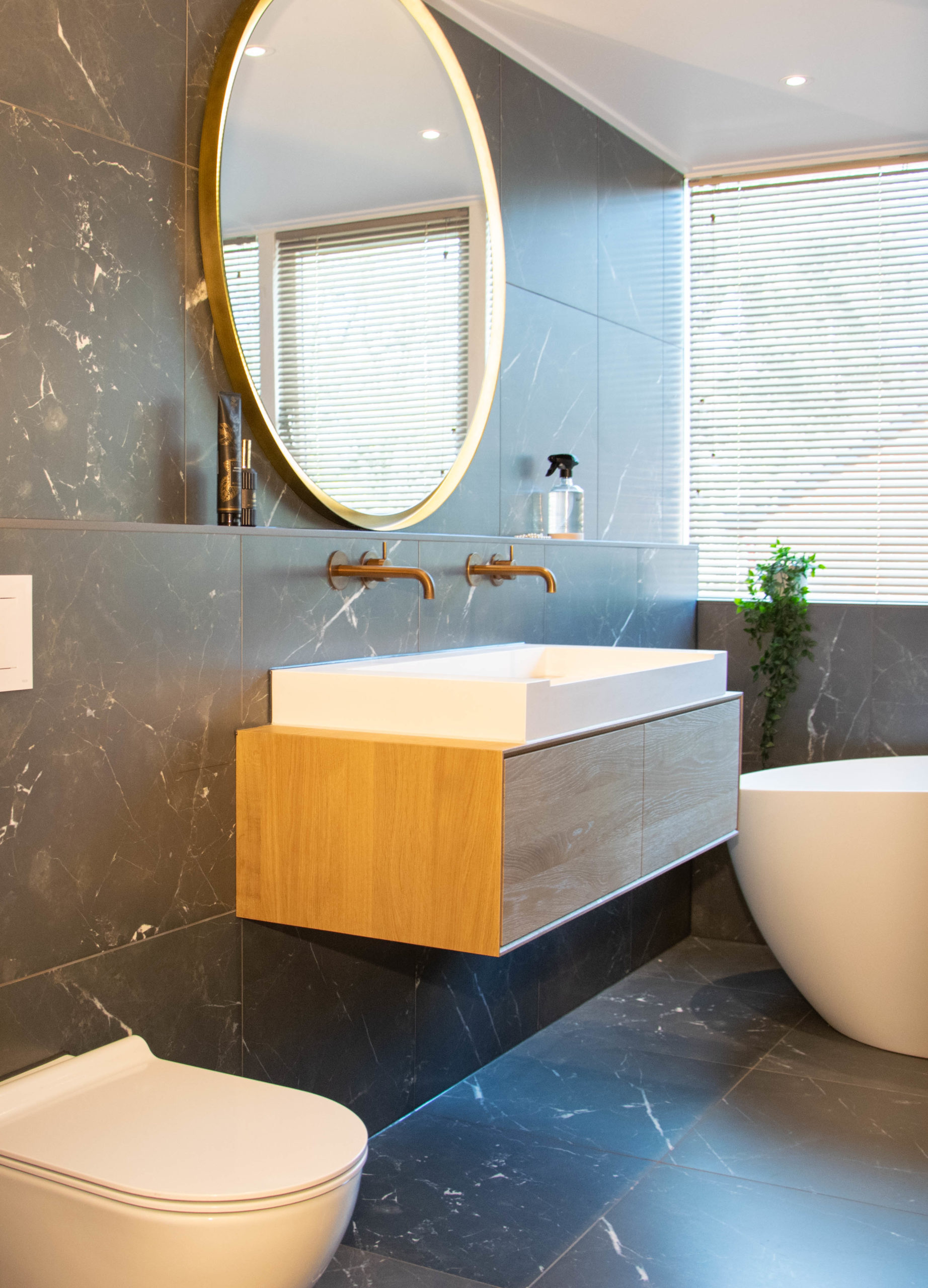 Muf Snel overschrijving Badkamer met fotowand en betonnen bad | Seggers Badkamers